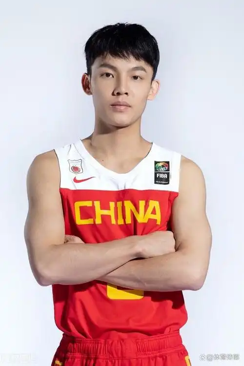 徐杰狂飙31分的启示:朱芳雨该引进大外援了,杜锋别迷信沃特斯