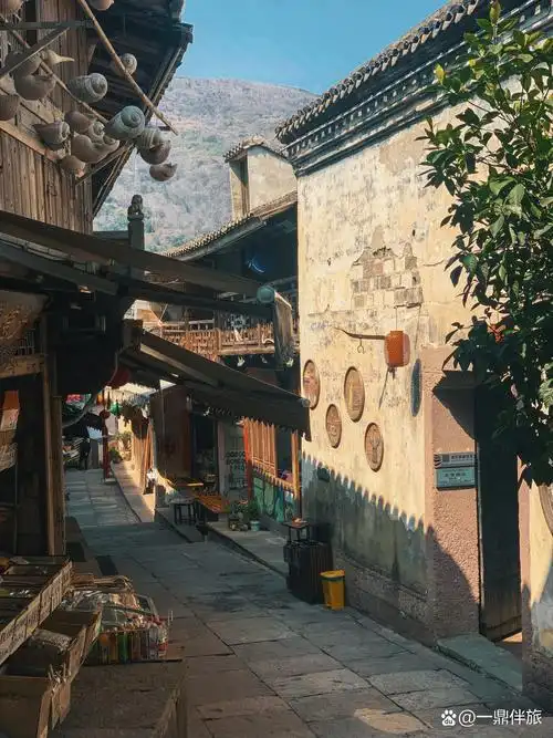 宁波游之象山县石浦渔港古城 1⃣️石浦渔港古城,又名荔港,位于