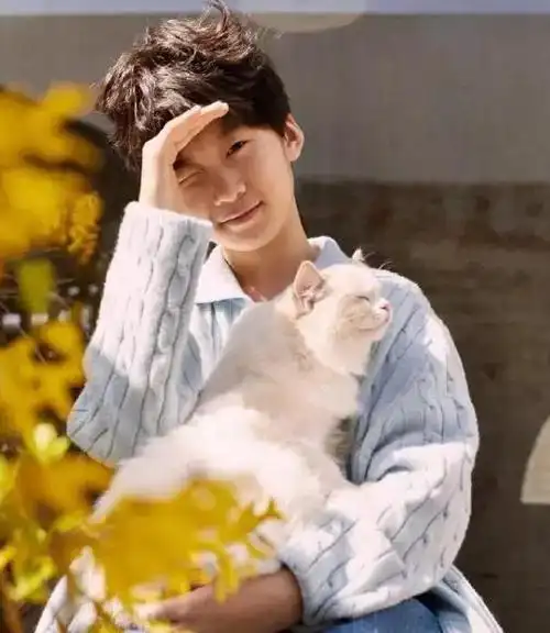 天天原名张悦轩,是张亮和寇静的儿子,相信我们大家熟悉他的时候还是