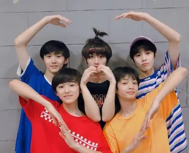 时代少年团女装有多美?