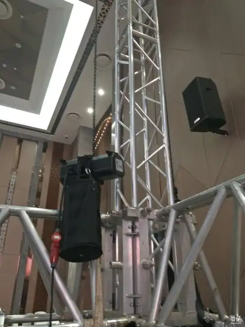 认证武汉秦楚诚锋文化传媒有限公司首页->设备租赁->舞台桁架->灯光架