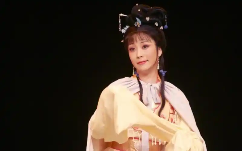 《玉堂春》第三场"巧计装疯"片段,纪念越剧表演艺术家戚雅仙96周年