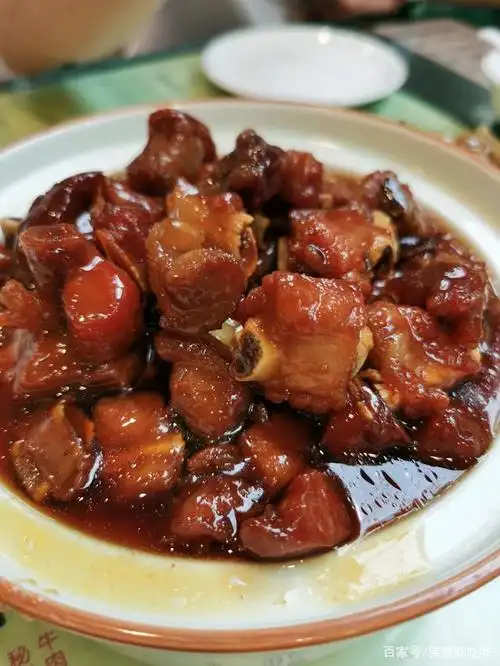 叉烧排骨,总感觉没有伏牛路店的好吃,排骨少了一点焦香味.