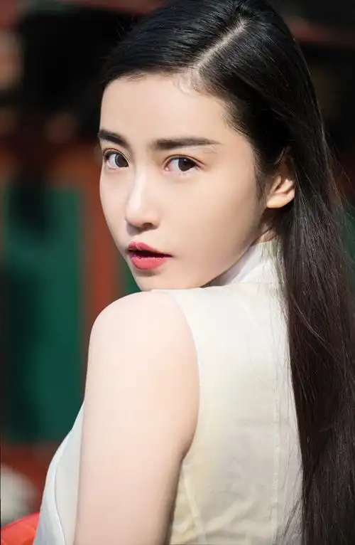 组图:张辛苑唯美街拍曝光 好肌肤也需要养护_高清图集_新浪网