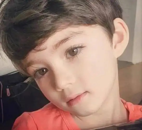 "你家宝宝有什么特长?""嗯…睫毛特长"