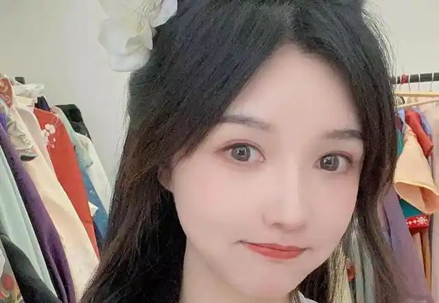 和平精英主播柔柔首穿古装,长相甜美宛如穿越,玩家的梦中女神