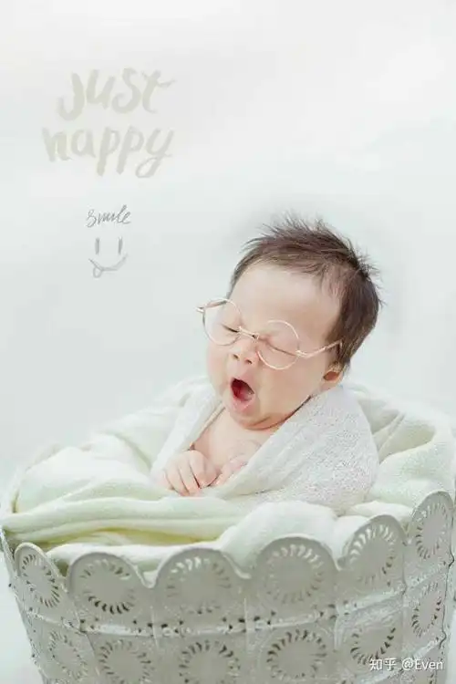 想给宝宝拍几张创意的满月照,谁有好的案例?