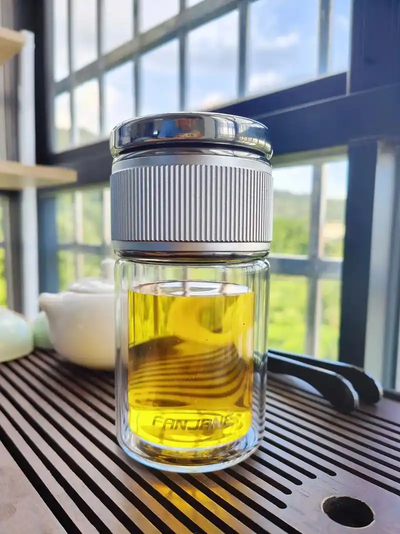 高颜值泡茶杯,懒人版移动茶水间～我很爱喝茶,每天一杯茶,会让 - 抖音