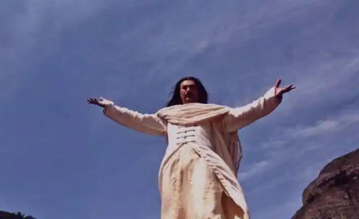 应该是《仙剑1》中的拜月教主