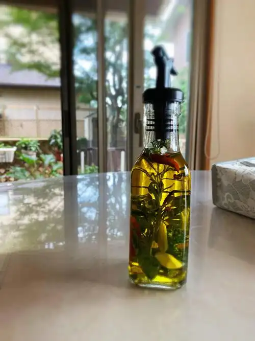 自家制迷迭香草油感受夏天の味道73