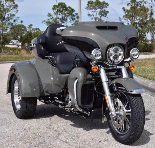 进口哈雷滑翔正三轮金刚狼复古太子巡航旅行摩托跑车大排量重机车