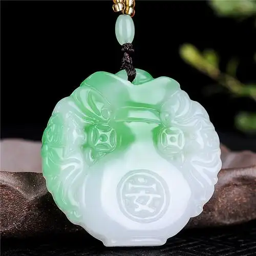 和田玉福眼前花瓶挂件吊坠白玉蝙蝠元宝宝玉颈饰