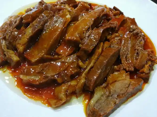 扒牛肉条,这道菜算是招牌之一了,肉质软烂,鲜香,非常入味,咸淡适中.