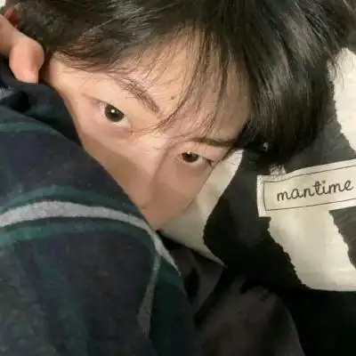 个性高冷玩网男生头像