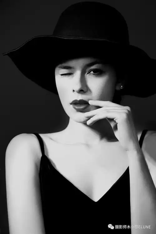 女神赫本风丨手把手教你拍出复古黑白时尚大片!