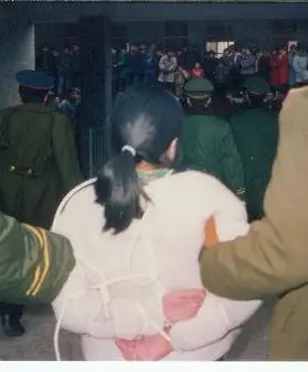 枪毙死刑犯现场照揭秘中国死刑执行全过程组图