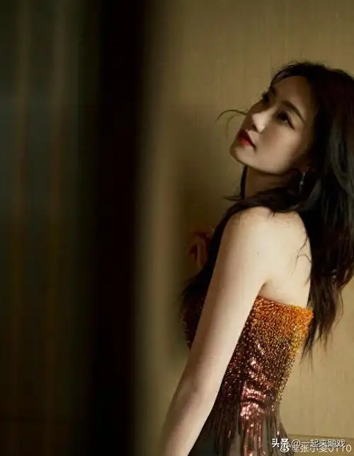 张小斐男人装慵懒性感美入人心