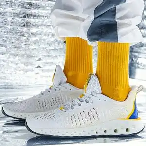 安踏虫洞跑鞋男夏