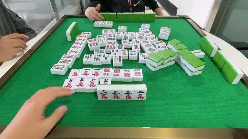 分析失误错良机,留下二万换自摸#麻将 #四川麻将 #麻将治百病