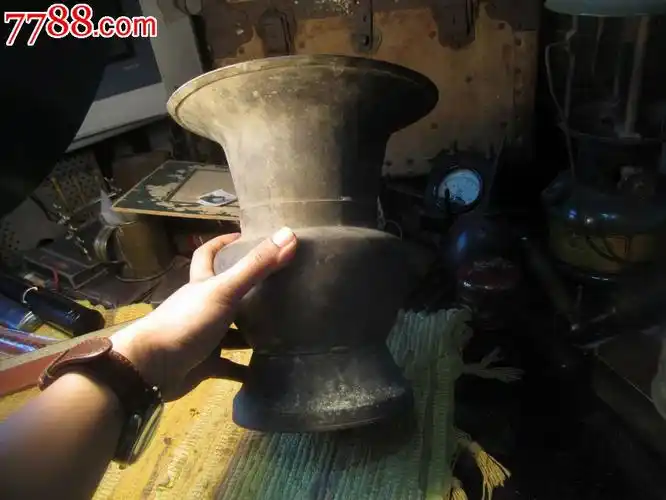 民国时期老铜痰盂