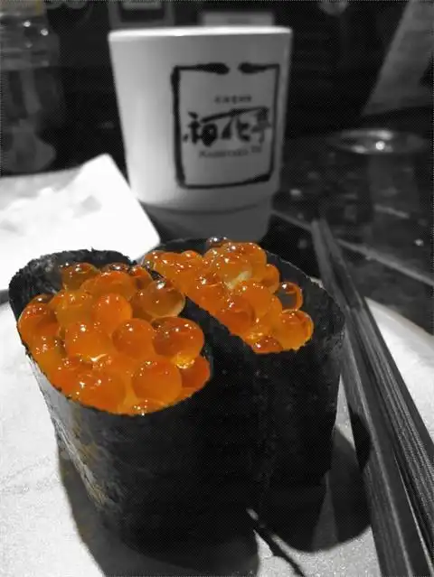 三文鱼鱼籽军舰寿司