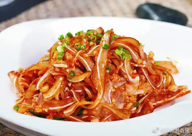 夏天必备美食凉拌红油猪耳,四个步骤简单烹饪