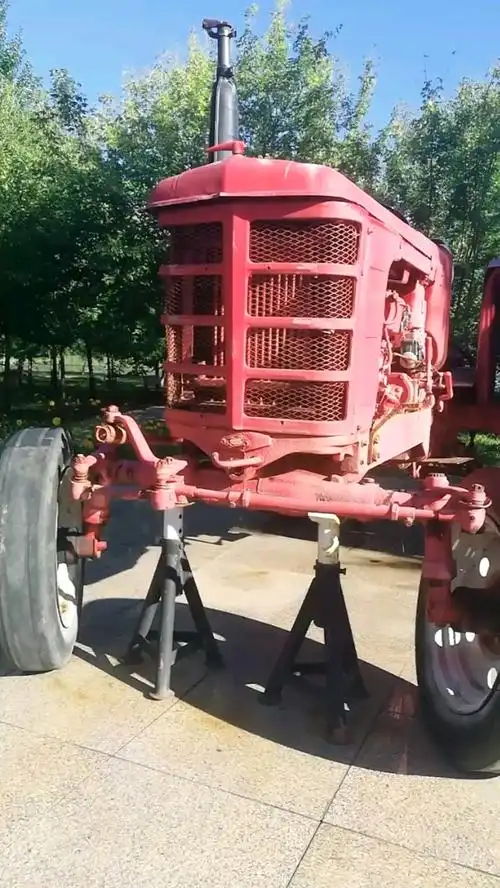 铁牛~55轮式拖拉机为开发和建设北大荒做出卓越贡献!-度小视