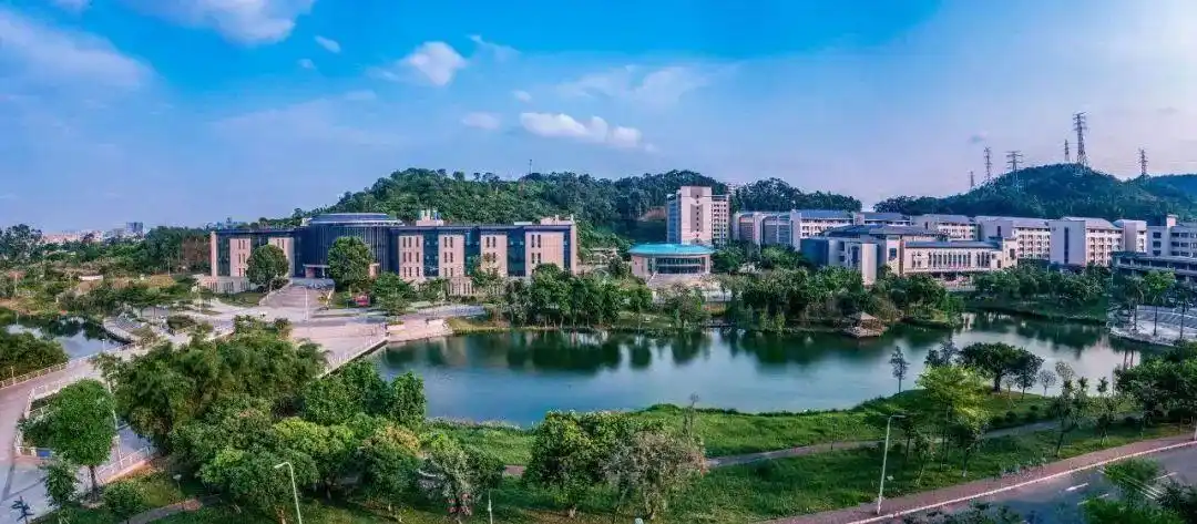 一路追光,共享成长!_东莞理工学院城市学院_零二七艺考