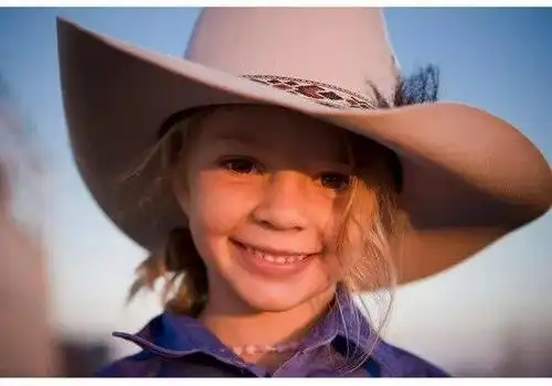 "千里送炮","瞎炫富"!做人,请一定厚道!