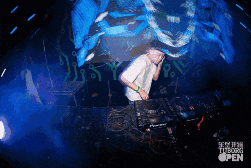 音乐节开躁指南 | 怎样才算是多元阵容和潮酷玩法?