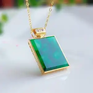 天然翡翠玉香水瓶吊坠冰种阳绿长方形正方形无事牌18k金镶嵌定制