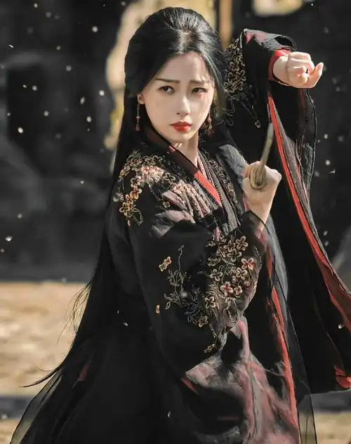 虞书欣已经不算新人了,从2015年出演首部电视剧《新边城浪子》,从而