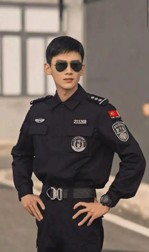 白敬亭的特警滤镜有多帅!给你们盘一波,警察经典造型回忆杀