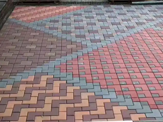 人行道广场公园盲道砖停车场路面砖园林铺路透水砖混凝土面包砖