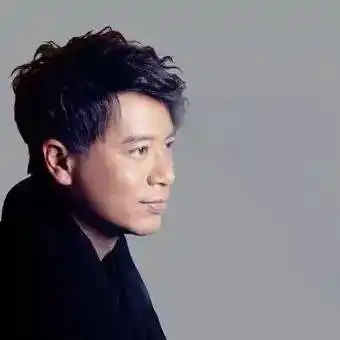 2013年粤语专辑《复克》曲:玉置浩二|词:陈少琪|编:徐日勤痴心遇冷