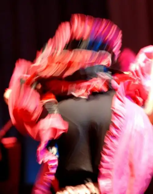 走光的外国舞蹈表演