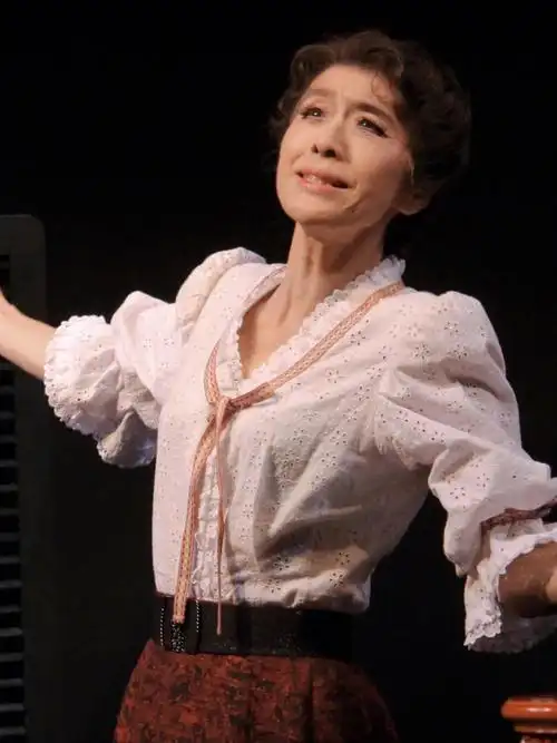 昭和美人优雅老去的栗原小卷