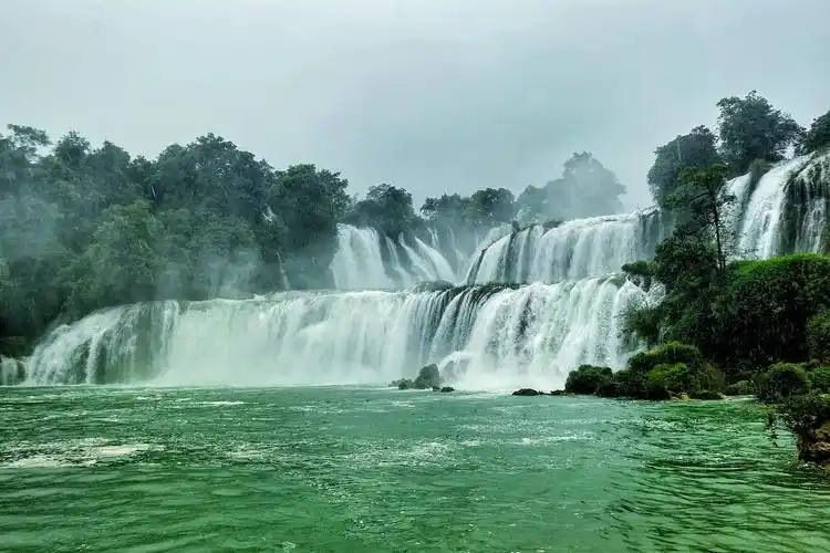 中国最美瀑布常被人遗忘具有外国风情比黄果树瀑布还壮观