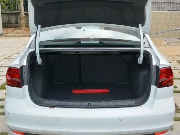 一汽-大众  1.6l 后备箱