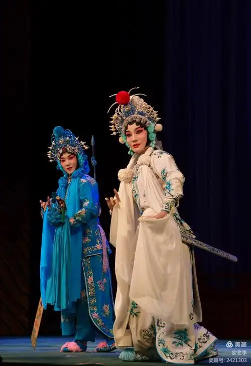 北京京剧院青年团经典剧目《白蛇传》 写美篇  修练了千年的白蛇,青蛇