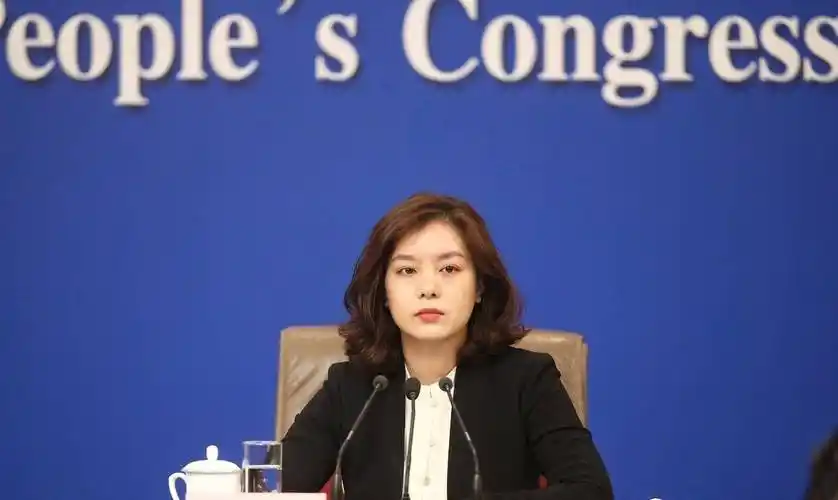 原创冷艳翻译张京在外交场上始终立于不败之地中式口音又何妨