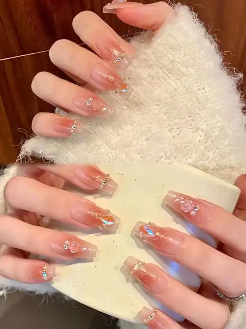 仙气飘飘哒,一眼就爱上的感觉,真的绝美!#美甲控 #秋冬显白 - 抖音