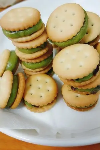 芥末妞宝宝做的牛轧饼干 牛扎饼干 巨拉丝 不甜 不硬 低脂