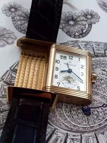 那里有可翻盖才能看时间的男人手表卖