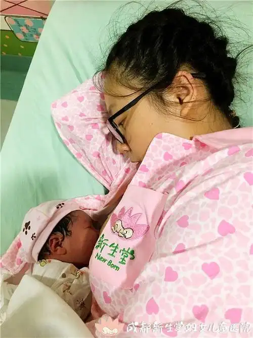 520母乳喂养宣传日喂爱告白给宝宝更多保护