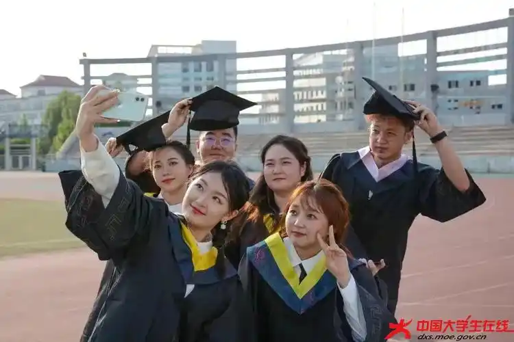 在辽科大,我想和你从"a"走到"z" - 辽宁科技大学学生工作处 - 中国