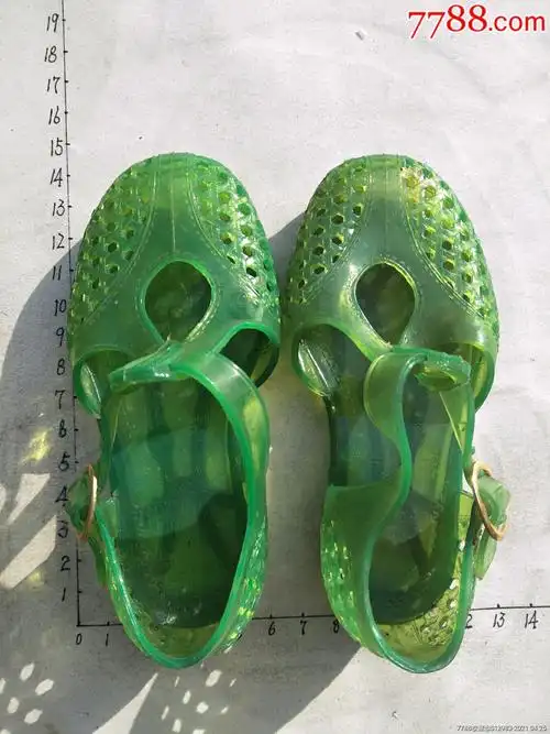 怀旧老塑胶小孩凉鞋(绿色)