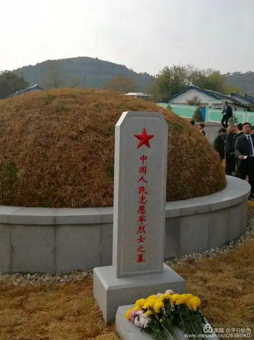 二o一九年三月一日 原创鹿鸣军---祭拜在朝鲜江东郡烈士陵园八名女