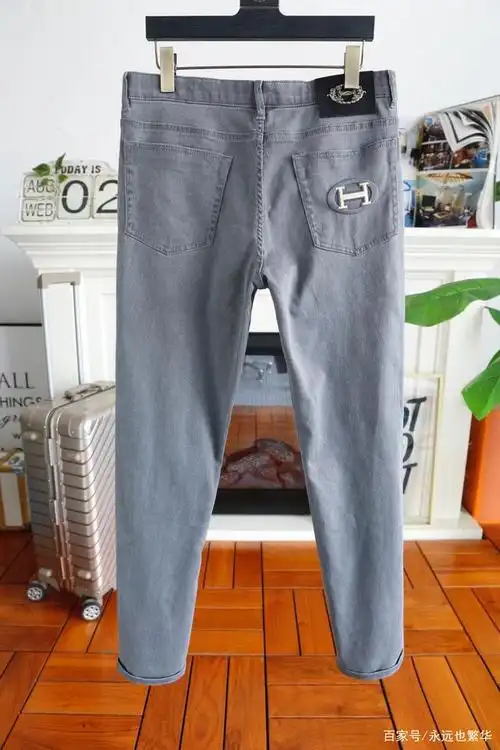 爱马仕新款男士牛仔裤精美五金配件点缀柔软细腻凸显经典时髦