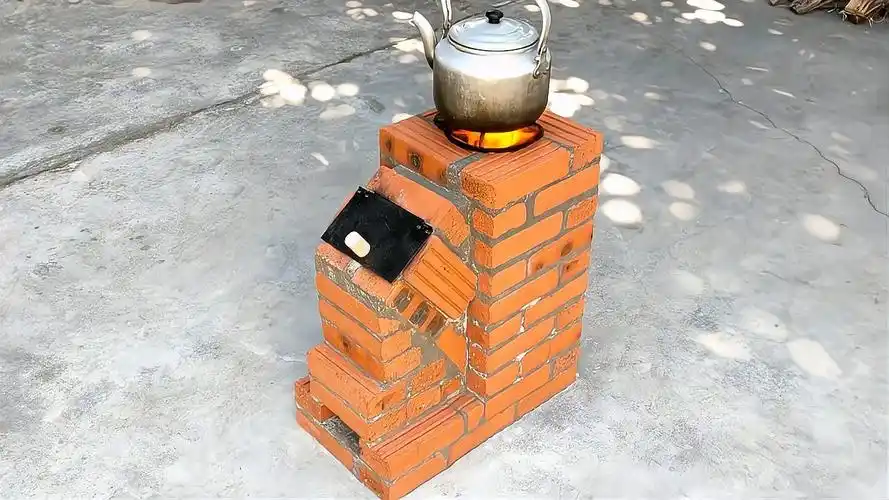 老师傅教你用红砖和水泥制作火箭炉无烟且省柴